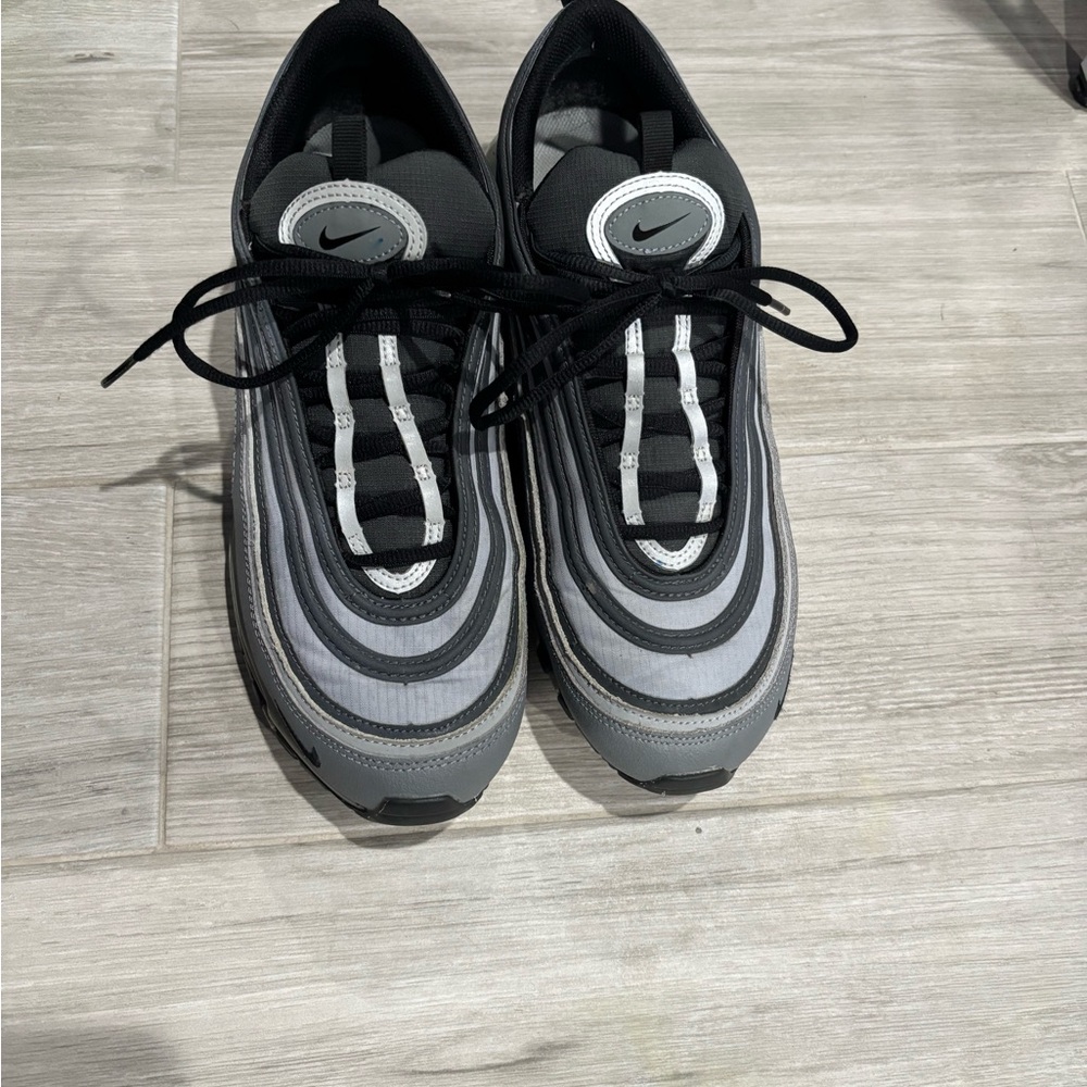 Nike Men's Black and Gray Sneakers